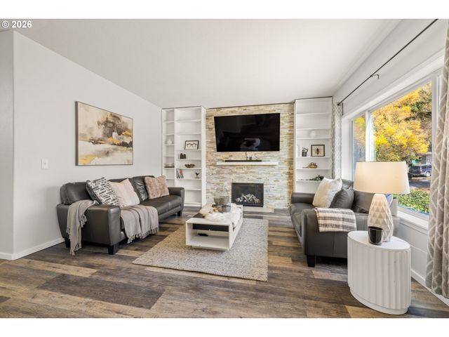 7386 Ne NELLY St, Hillsboro, OR 97124