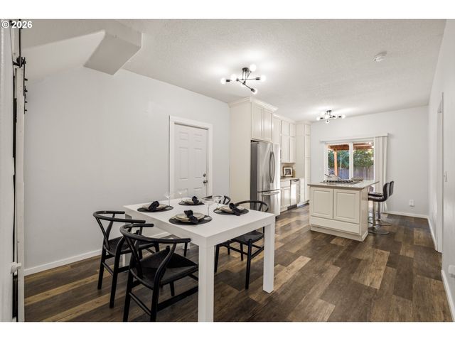 7386 Ne NELLY St, Hillsboro, OR 97124