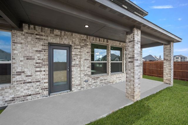 1101 Worthington Drive, Justin, TX 76247