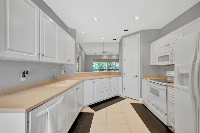 3608 54TH DRIVE W 202, Bradenton, FL 34210