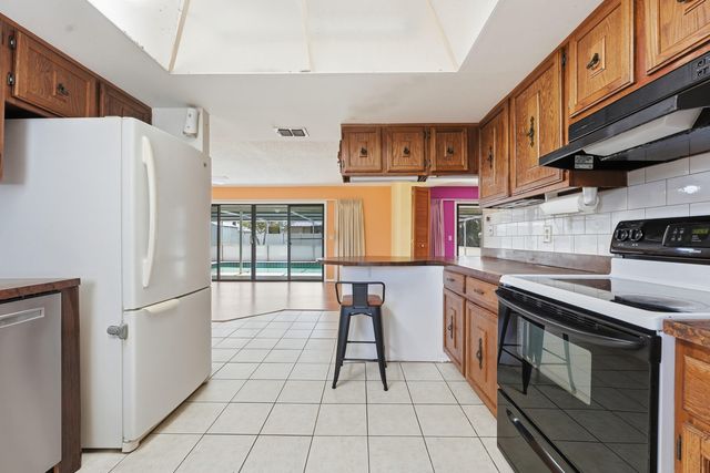 814 SE Celtic Avenue, Port St. Lucie, Port St Lucie, FL 34983