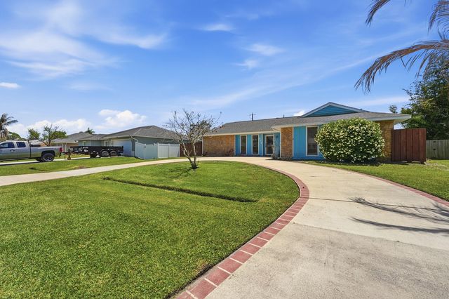 814 SE Celtic Avenue, Port St. Lucie, Port St Lucie, FL 34983