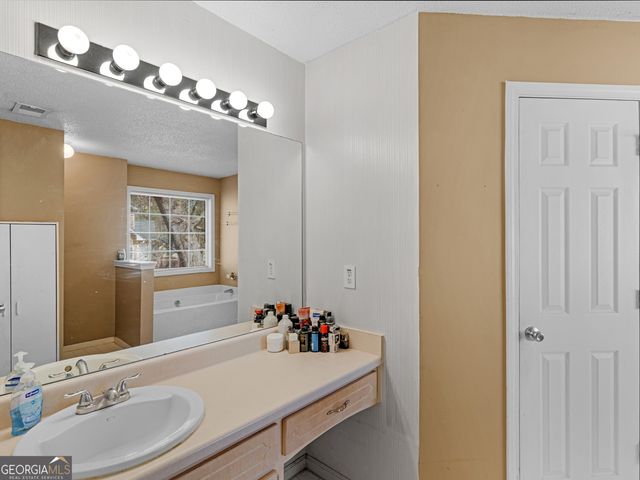 160 Country Mill Lane, Stockbridge, GA 30281