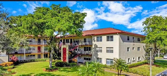 100 SW 132nd Way 109k, Pembroke Pines, FL 33027