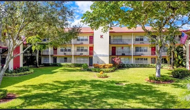 100 SW 132nd Way 109k, Pembroke Pines, FL 33027