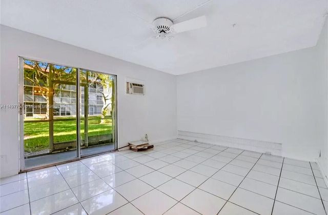 100 SW 132nd Way 109k, Pembroke Pines, FL 33027