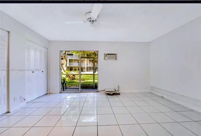 100 SW 132nd Way 109k, Pembroke Pines, FL 33027