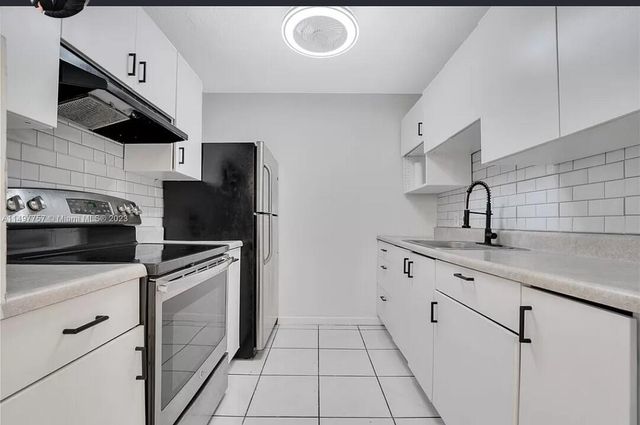 100 SW 132nd Way 109k, Pembroke Pines, FL 33027