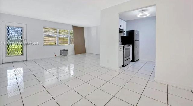 100 SW 132nd Way 109k, Pembroke Pines, FL 33027