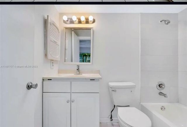 100 SW 132nd Way 109k, Pembroke Pines, FL 33027