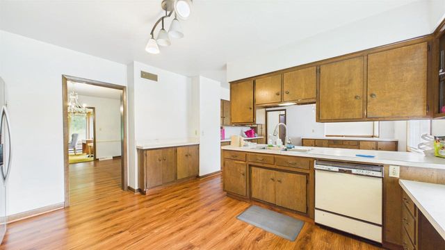 2450 BRENNER PLACE, Green Bay, WI 54301