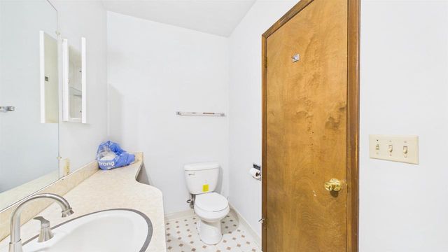2450 BRENNER PLACE, Green Bay, WI 54301