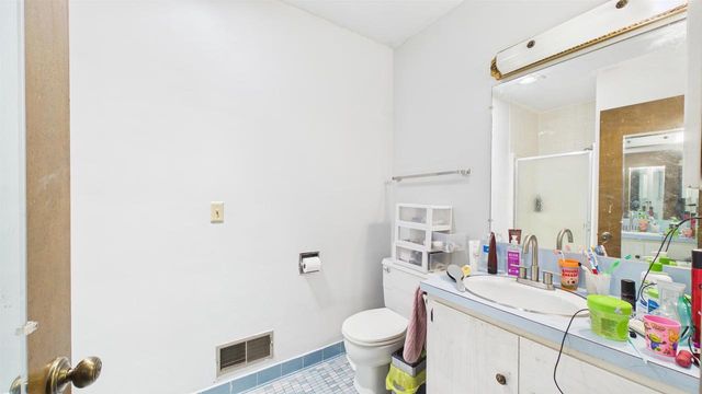 2450 BRENNER PLACE, Green Bay, WI 54301