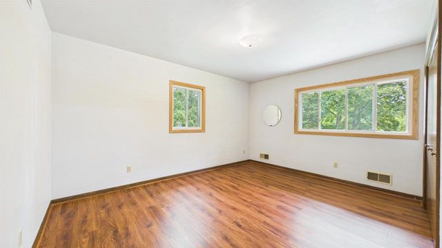 2450 BRENNER PLACE, Green Bay, WI 54301