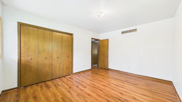 2450 BRENNER PLACE, Green Bay, WI 54301