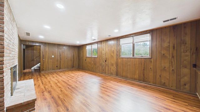 2450 BRENNER PLACE, Green Bay, WI 54301