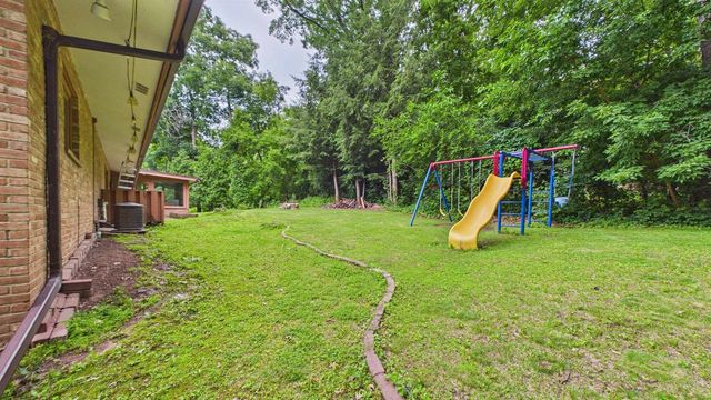 2450 BRENNER PLACE, Green Bay, WI 54301