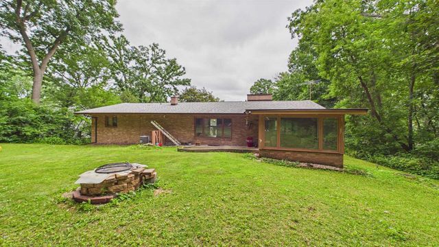 2450 BRENNER PLACE, Green Bay, WI 54301