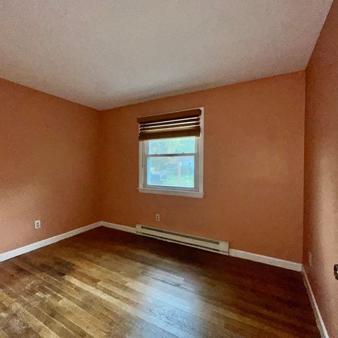 47 Thyme Ln, Springfield, MA 01129