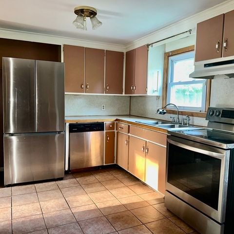 47 Thyme Ln, Springfield, MA 01129