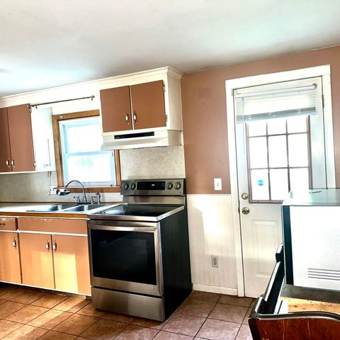 47 Thyme Ln, Springfield, MA 01129