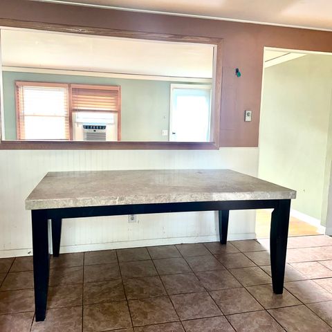 47 Thyme Ln, Springfield, MA 01129