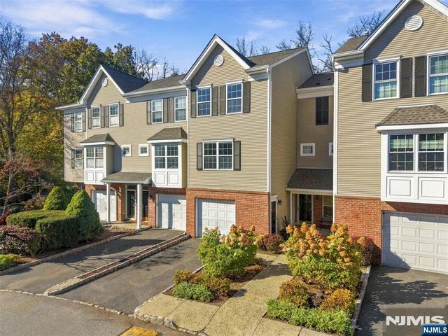 22 Greenbrook Drive, Bloomfield, NJ 07003