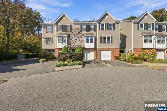 22 Greenbrook Drive, Bloomfield, NJ 07003