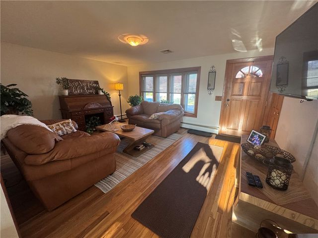 73 Armory Drive, Warwick, RI 02889