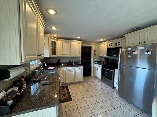 73 Armory Drive, Warwick, RI 02889