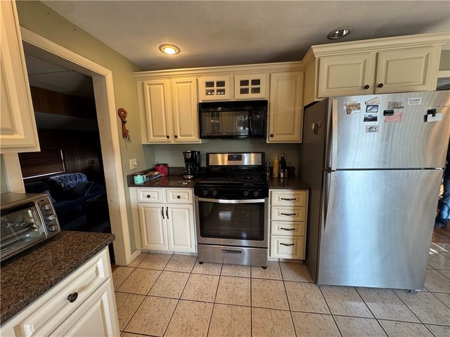 73 Armory Drive, Warwick, RI 02889