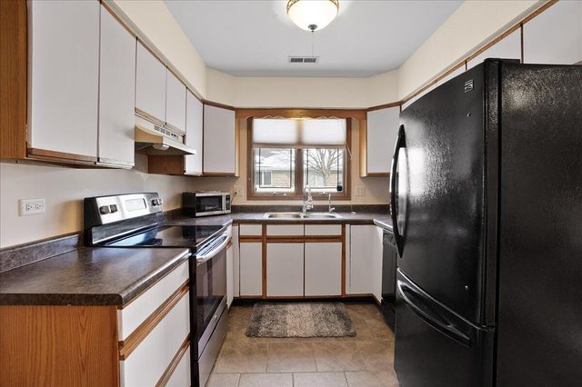 9512 Keilman Street 1n, St. John, IN 46373