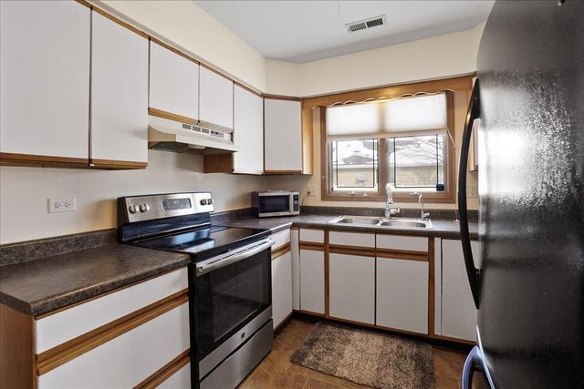 9512 Keilman Street 1n, St. John, IN 46373