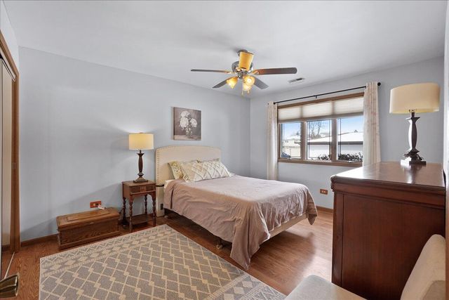 9512 Keilman Street 1n, St. John, IN 46373