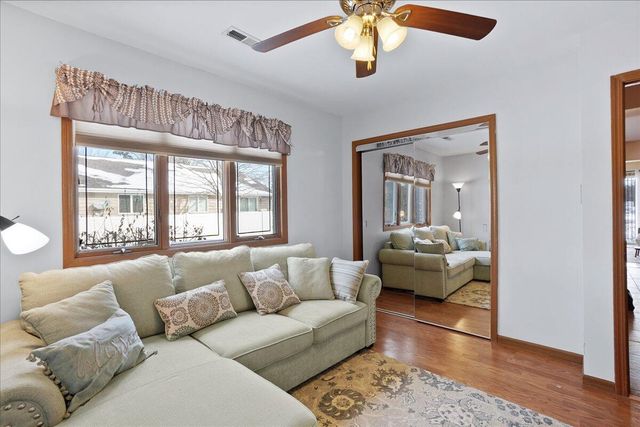 9512 Keilman Street 1n, St. John, IN 46373