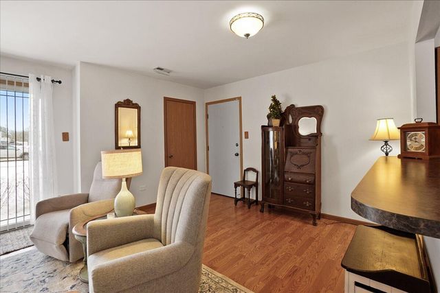 9512 Keilman Street 1n, St. John, IN 46373