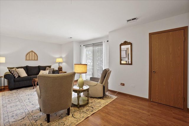 9512 Keilman Street 1n, St. John, IN 46373