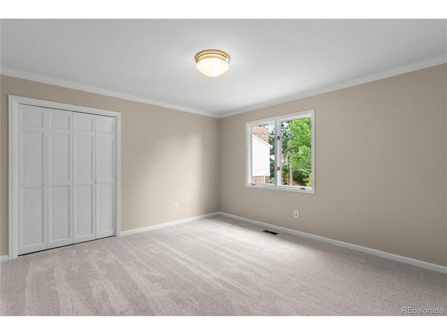 5796 S Kittredge Ct, Centennial, CO 80015