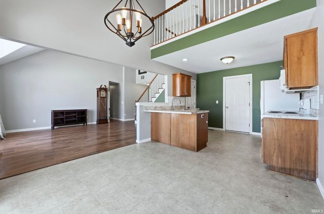 680 Helms Orange Drive, Roanoke, IN 46783