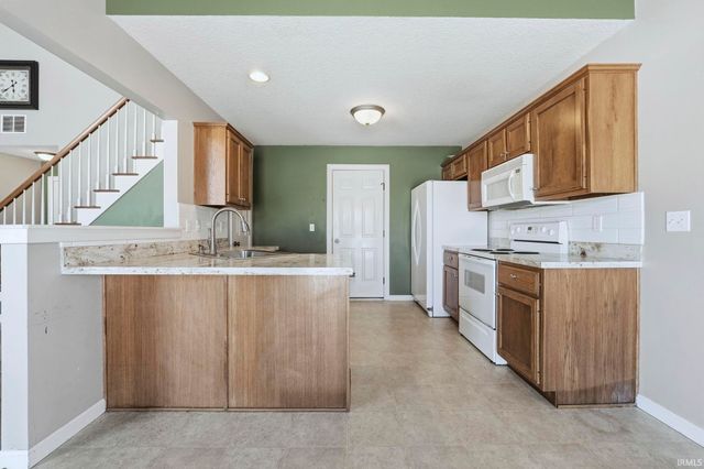 680 Helms Orange Drive, Roanoke, IN 46783