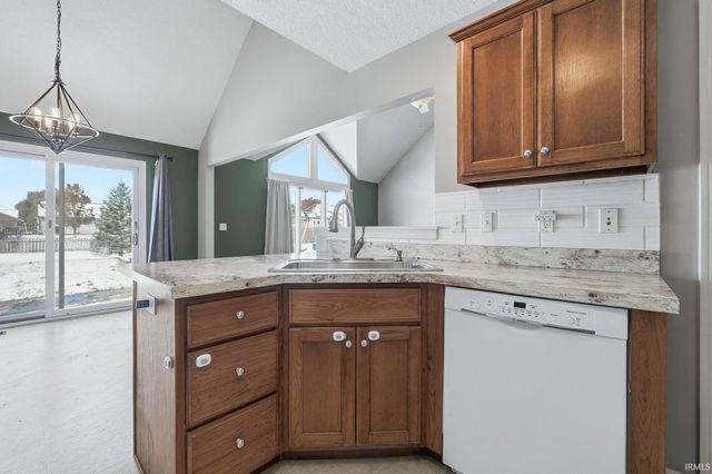 680 Helms Orange Drive, Roanoke, IN 46783