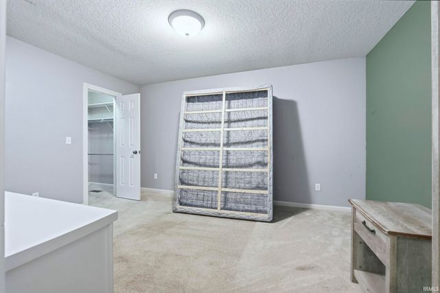 680 Helms Orange Drive, Roanoke, IN 46783