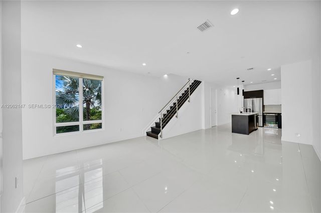 6310 NW 103rd Pl 201, Doral, FL 33178