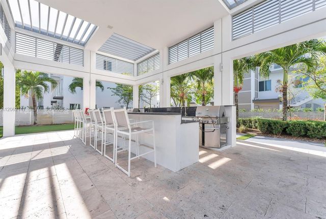 6310 NW 103rd Pl 201, Doral, FL 33178