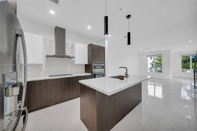 6310 NW 103rd Pl 201, Doral, FL 33178