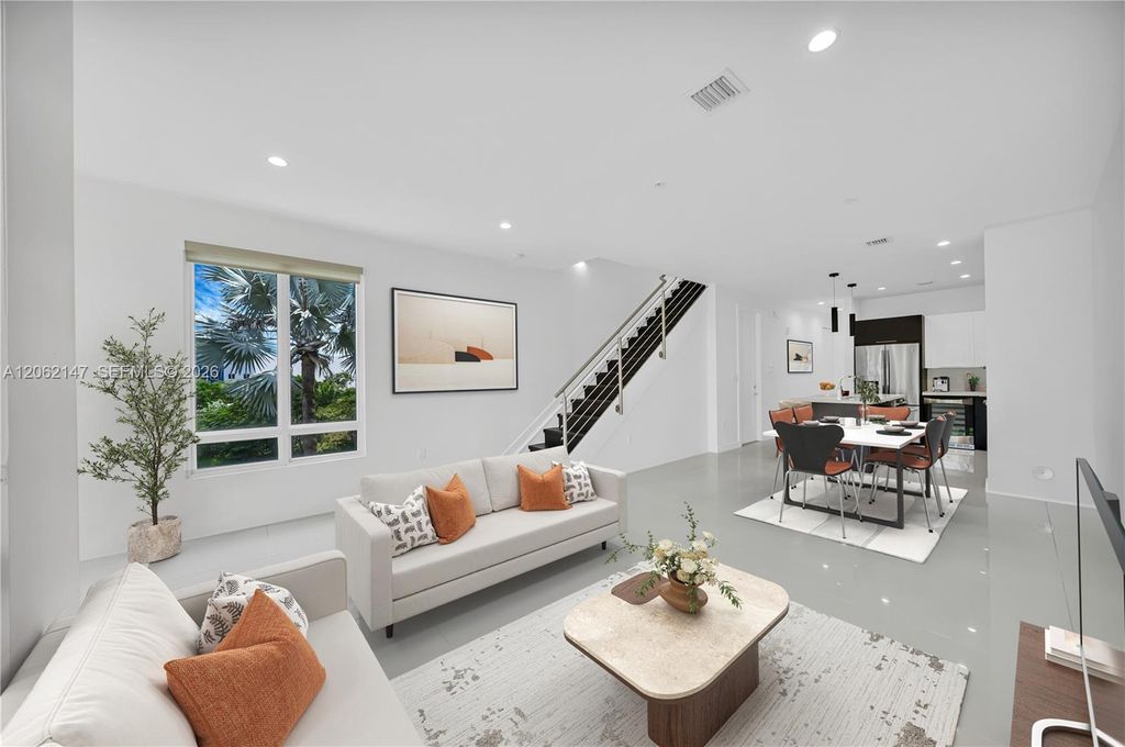 6310 NW 103rd Pl 201, Doral, FL 33178