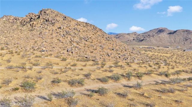 14323 Fairview Valley, Apple Valley, CA 92307