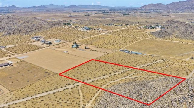 14323 Fairview Valley, Apple Valley, CA 92307
