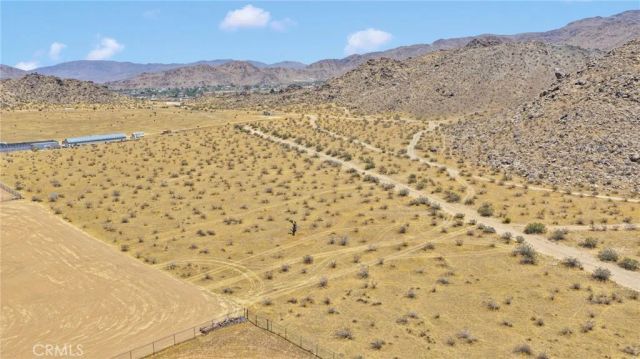 14323 Fairview Valley, Apple Valley, CA 92307