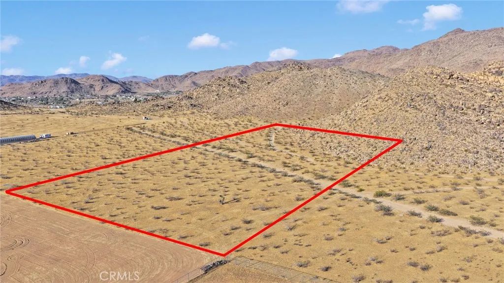 14323 Fairview Valley, Apple Valley, CA 92307